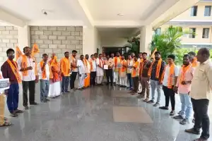 VHP and Bajrang Dal Call for President’s Rule in West Bengal, Protest at Collector’s Office