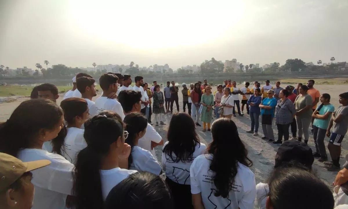 Volunteers remove 88.5 kg of trash from Kapra Lake