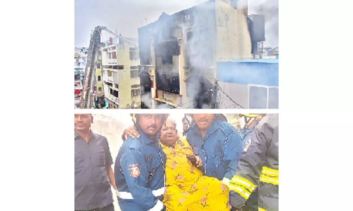 8 narrowly escape as big fire breaks out in building