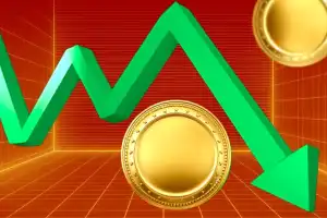 Analyst Predicts Dip Before Altseason Explosion in Crypto Market