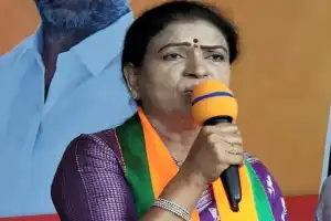Aruna says Congress is using caste census to get votes