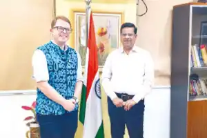 Australian Consul General meets head of TGCHE