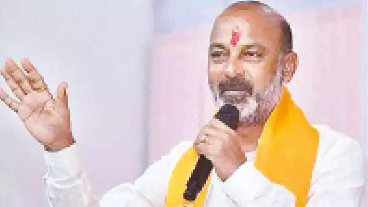 Bandi says Kavitha's letter is perfect for OTT family drama