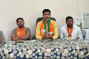 BJP Leader Protests Joorala to Pakala Water Plan, Warns of Mass Agitation in Palamuru