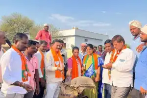 BJP Leaders Oversee Smooth Paddy Buying at Lathipuram, Focus on Farmer Welfare