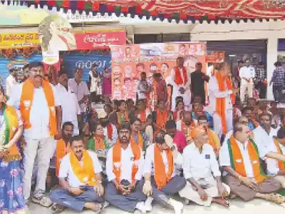 BJP protests to demand more facilities at Cherlapally station