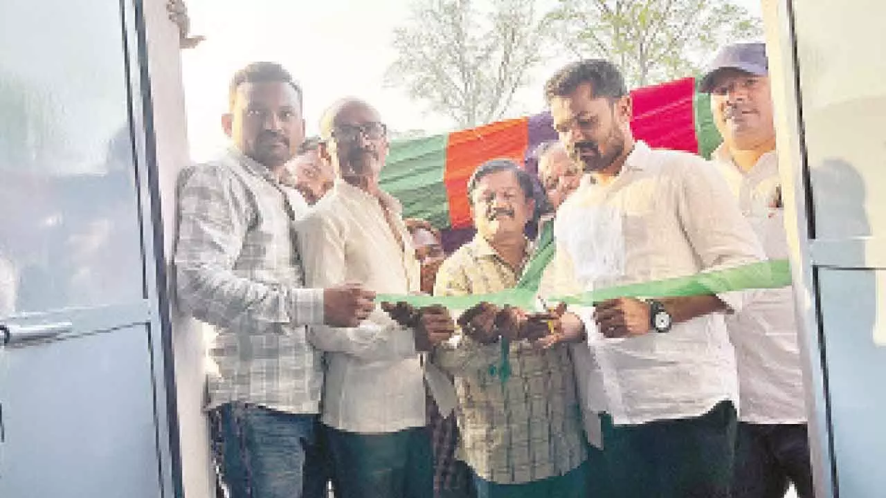 Bojju Patel opens new Press Club building