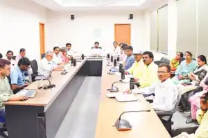 Collector gives one week to finish Indiramma house construction