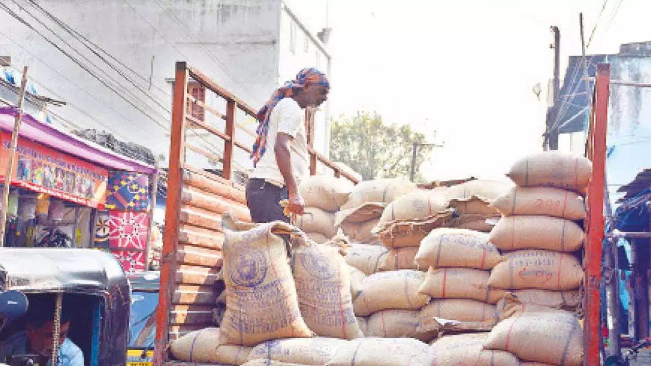 Congress does better than BRS in buying paddy: Uttam