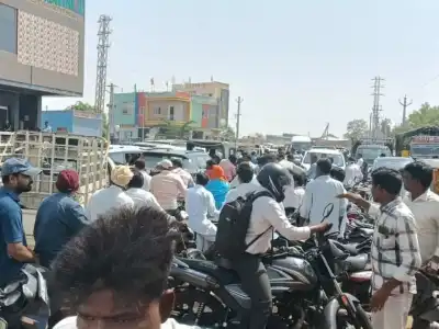 Crowds at Jammulamma Temple Cause Traffic Jams and Heat Problems in Gadwal