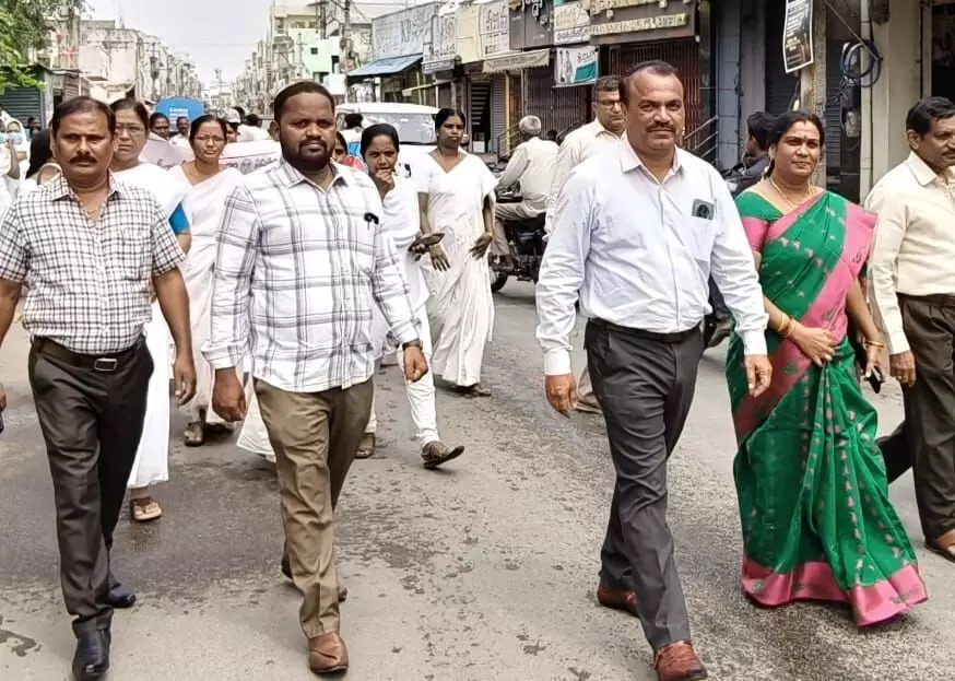 Dr. S.K. Siddappa Starts Dengue Awareness Rally on National Dengue Day in Gadwal