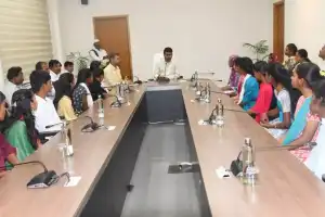Gadwal Collector Honors SSC Toppers, Encourages Students to Aim High