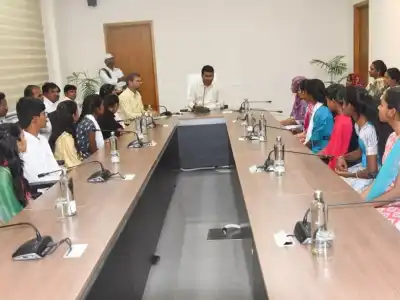 Gadwal Collector Honors SSC Toppers, Encourages Students to Aim High