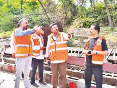GHMC Chief checks areas with water buildup