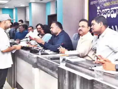 GHMC gets 183 applications at Prajavani event