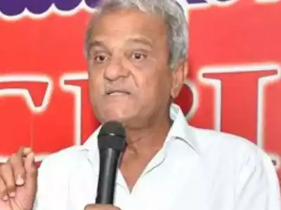 Hold peace talks with Maoists
