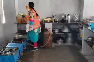 Hostels in trouble after kitchen safety violations found