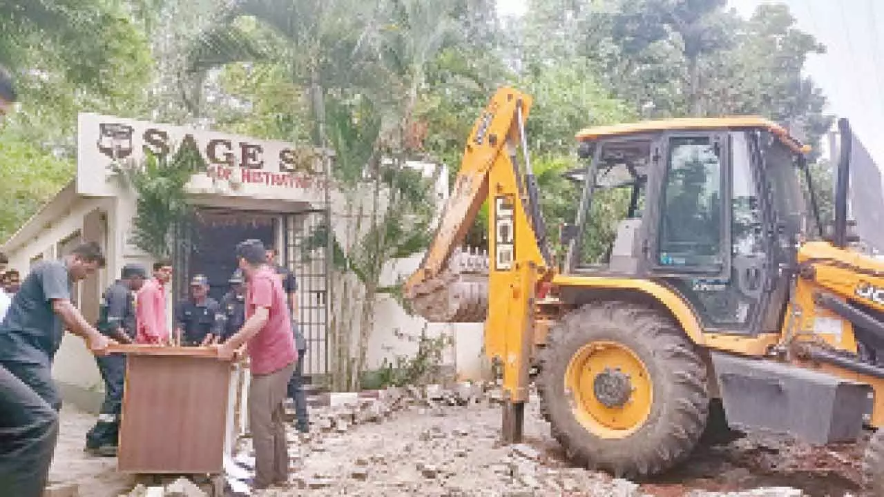 HYDRA targets illegal buildings in Peerzadiguda