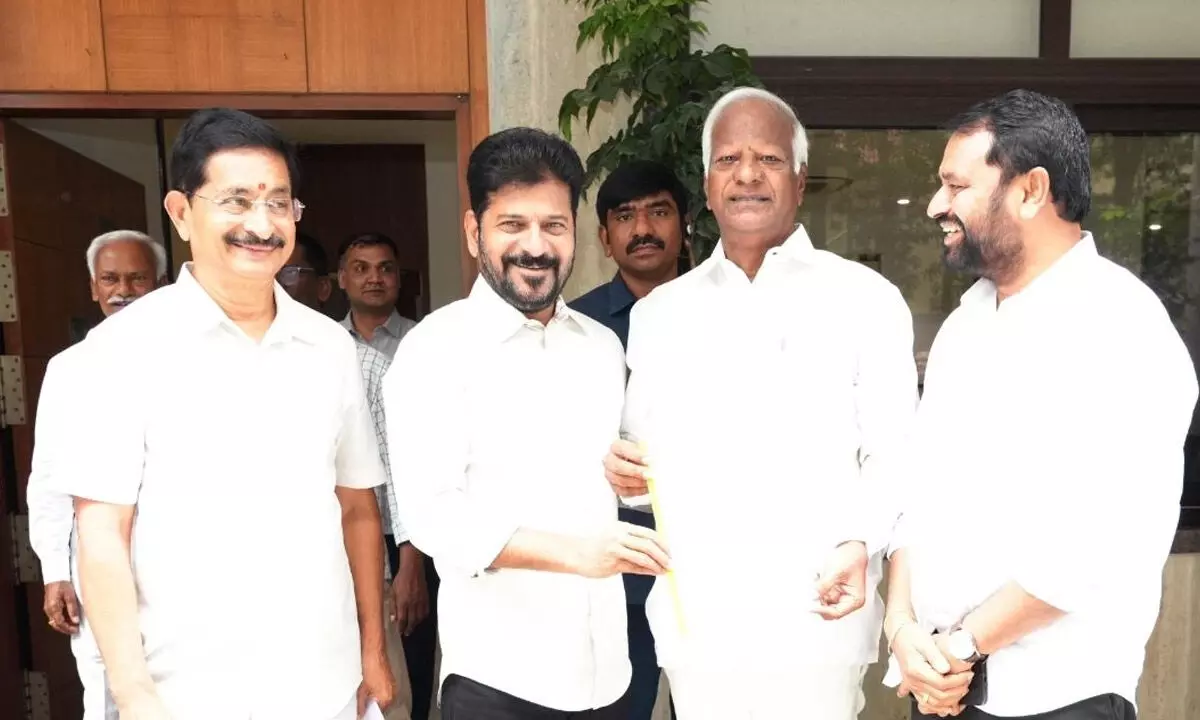 Kadiyam meets Revanth to discuss development in Station Ghanpur