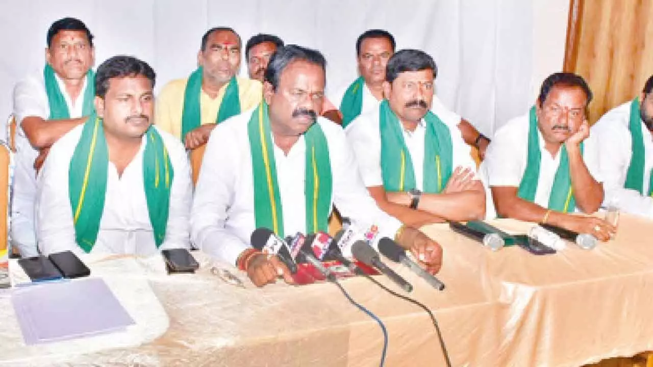 Konda Devaiah urges Kapus to stay united