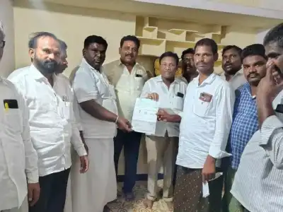 Market Yard Chairman Doddappa Gives CMRF Aid to People in Aija