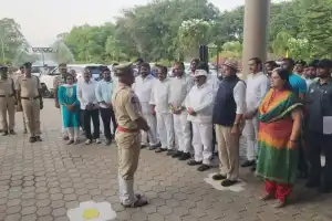Minister encourages prisoners at Cherlapally jail
