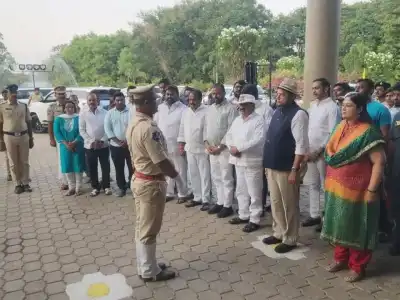 Minister encourages prisoners at Cherlapally jail