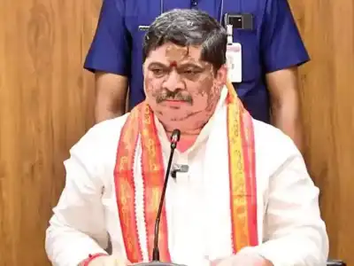 Minister tells officials to speed up land purchase process