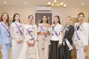 Miss World contestants tour Honer Homes