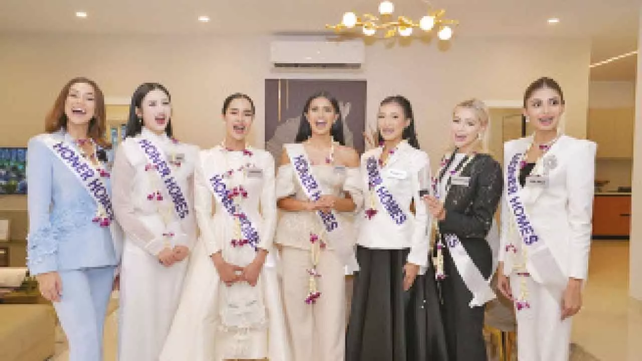 Miss World contestants tour Honer Homes