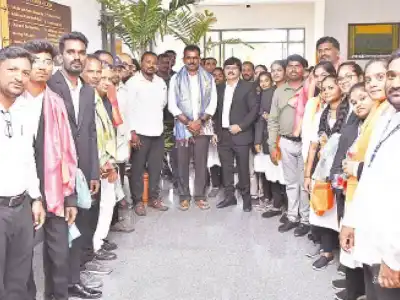 MLA honors law college students
