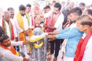 MLA joins ceremony to install Peddamma idol