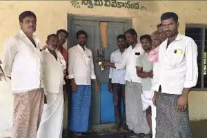 Paddy Smuggling from Karnataka Angers Telangana Farmers, Kondapuram Center Shut in Protest