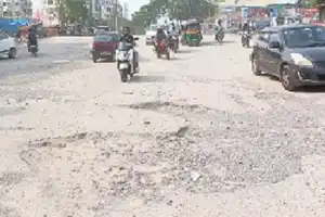 Poor condition of Ameenpur-Chanda Nagar road angers commuters