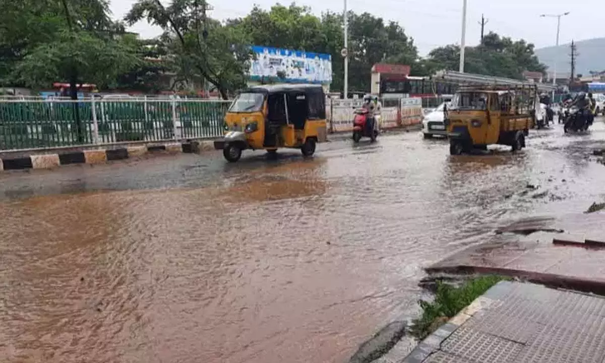 Rainfall Reported in Koti, Dilsukhnagar, Jubilee Hills and Other Areas of Hyderabad
