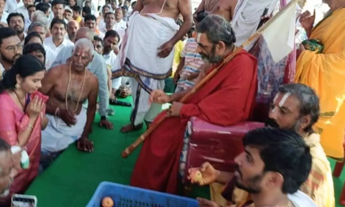 Sarithamma Attends Opening of Sri Ramalingeshwara Swamy Temple in Kondapalli