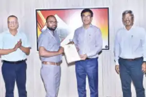 SCR gives monthly safety awards to employees
