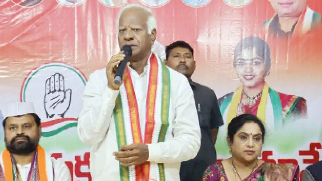 Support Congress workers who serve the public