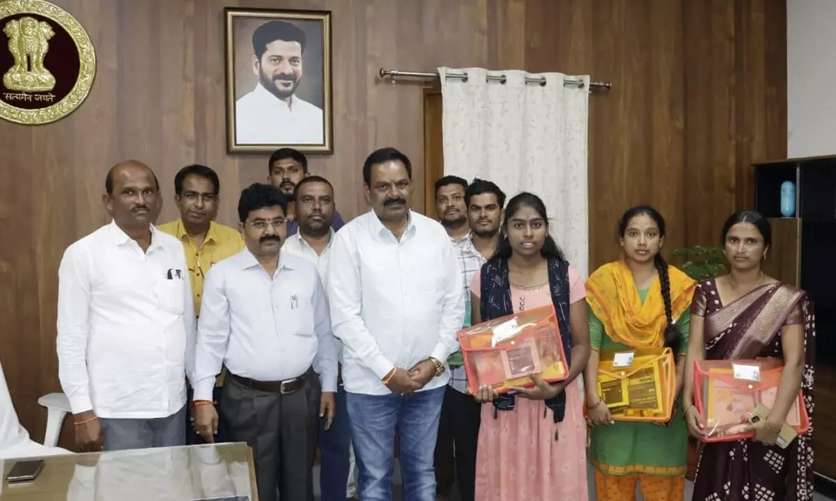 Trainee Surveyors Get Kits from Official Lakshmi Narayana in Gadwal