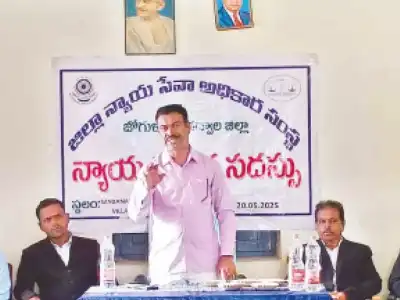 Unorganised workers learn about their rights and benefits