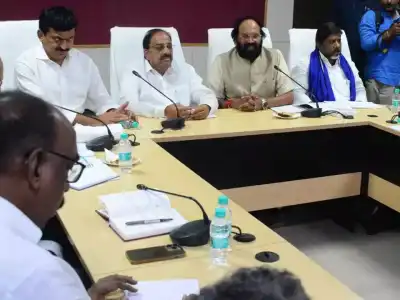 Uttam tells officials to speed up work on SRLI and SSMP projects