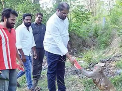 Vaddiraju shows act of kindness