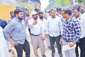 Water Board Chief checks sewer project