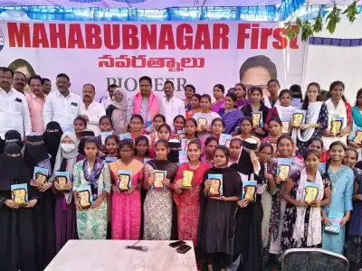 Yennam honors top EAPCET scorers from MBR government colleges