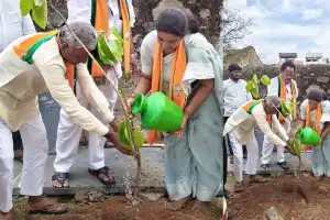 BJP Celebrates 11 Years of Modi’s Leadership in Gadwal Ward 36
