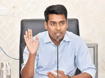 Collector announces free sand for Indiramma houses