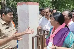 Dispute over Telangana Thalli statue