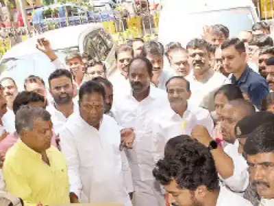 Eatala reveals issues with 3 barrages, blames Harish Rao for the problems