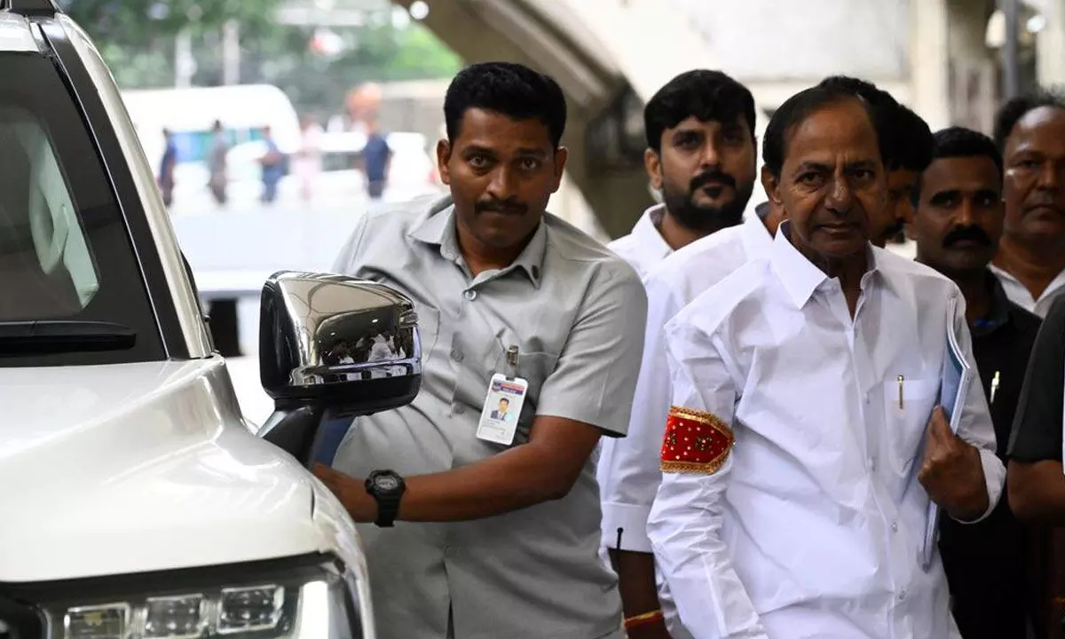 Ex-CM KCR meets Kaleshwaram commission