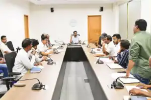 Finish renovating government schools quickly says DC